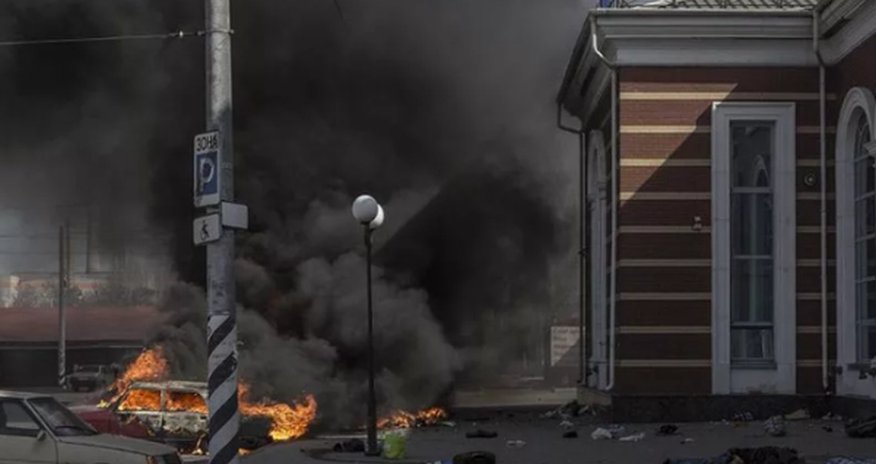 Россия ударила по железнодорожному вокзалу в Кривом Роге Россия ударила по железнодорожному вокзалу в Кривом Роге