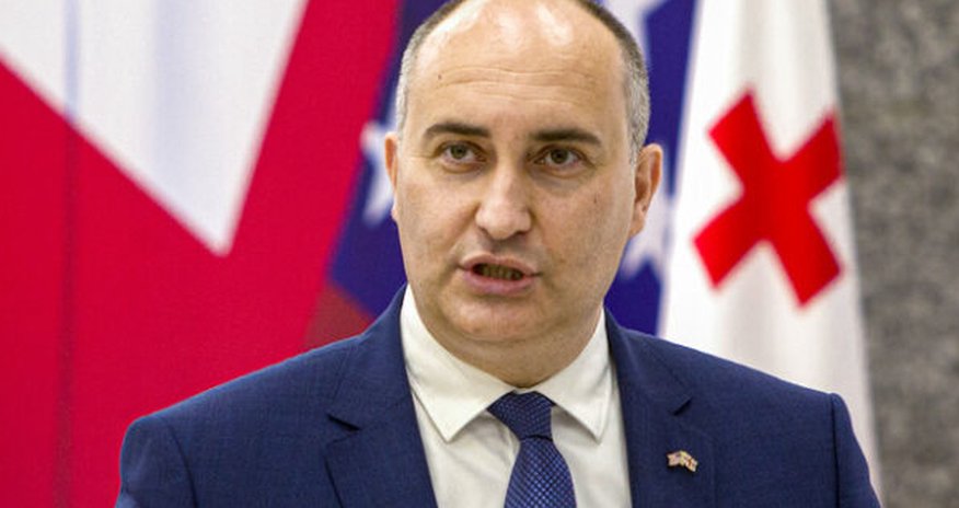 Gürcüstanın sabiq müdafiə naziri 10 il müddətinə həbs edilib Gürcüstanın sabiq müdafiə naziri 10 il müddətinə həbs edilib