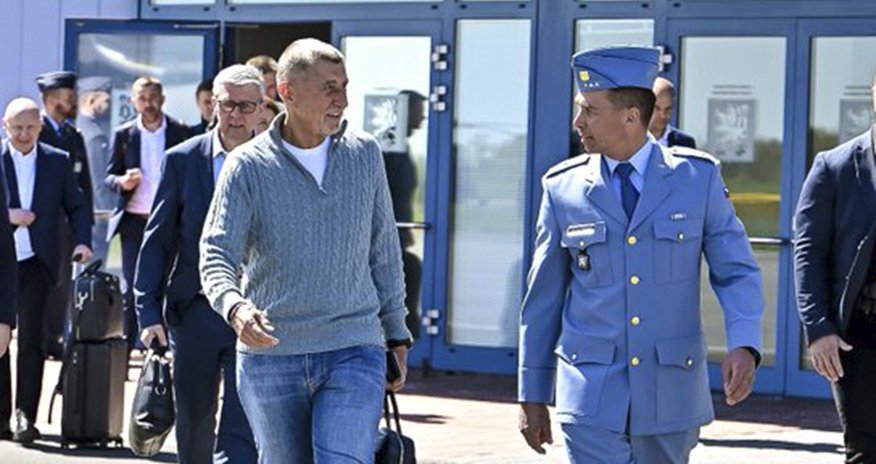 Премьер-министр Чехии отправился с визитом в Азербайджан Премьер-министр Чехии отправился с визитом в Азербайджан