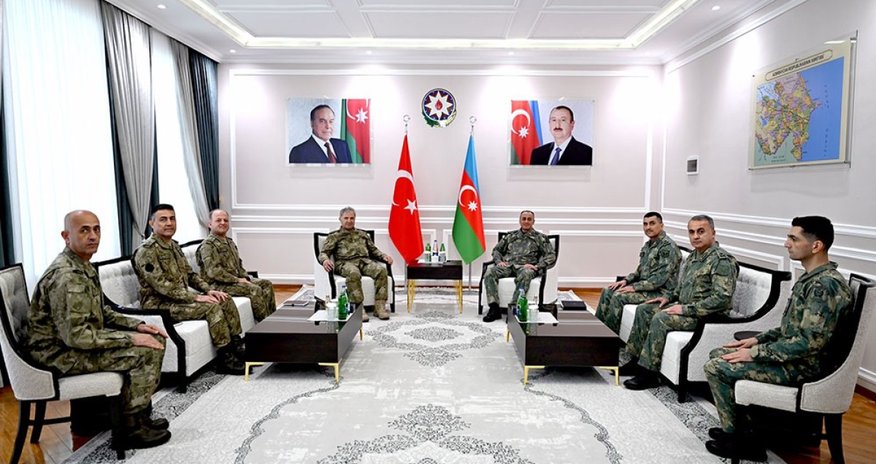 Hikmət Mirzəyev Türkiyə Quru Qoşunlarının komandanı ilə görüşüb Hikmət Mirzəyev Türkiyə Quru Qoşunlarının komandanı ilə görüşüb