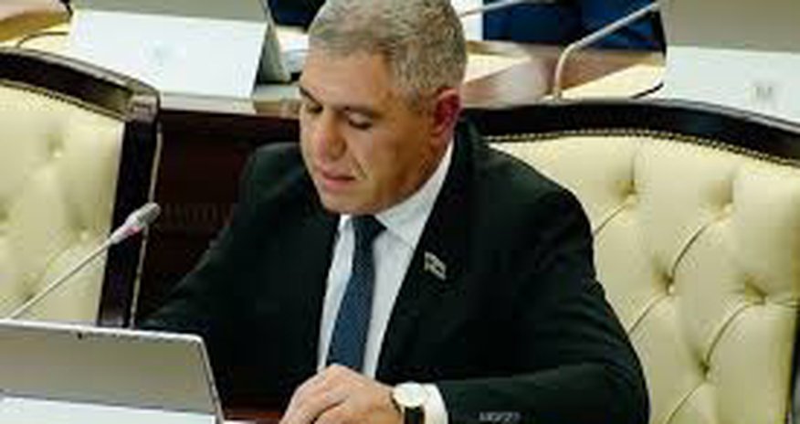 Deputat Gömrük Məcəlləsi ilə bağlı bir sıra təkliflər verib Deputat Gömrük Məcəlləsi ilə bağlı bir sıra təkliflər verib