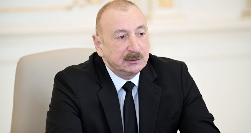 Prezidentin sosial şəbəkə hesablarında "Avropa Siyasi Birliyi"nin 8-ci Zirvə toplantısında çıxışına aid videoçarx paylaşılıb Prezidentin sosial şəbəkə hesablarında "Avropa Siyasi Birliyi"nin 8-ci Zirvə toplantısında çıxışına aid videoçarx paylaşılıb
