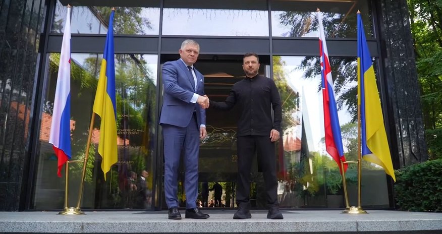 Зеленский отговорил Фицо ехать на парад Путина Зеленский отговорил Фицо ехать на парад Путина