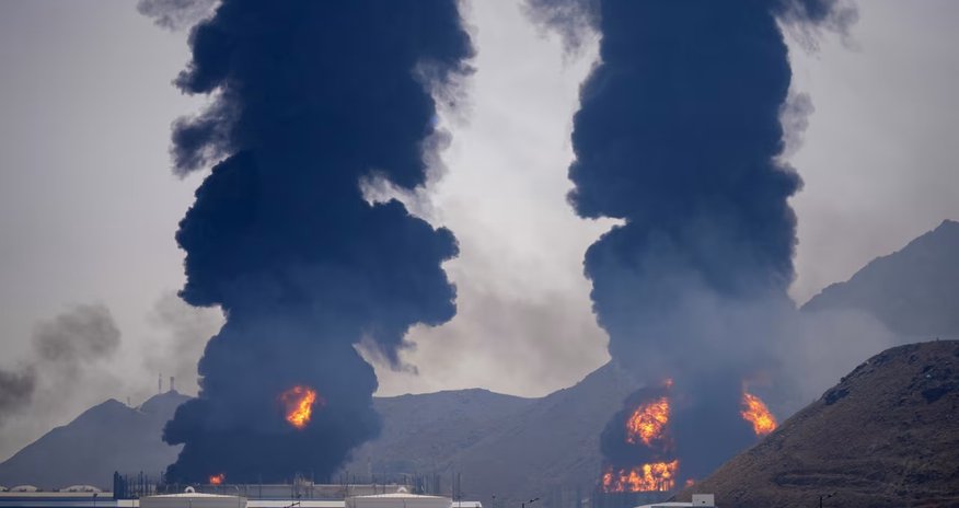 Иран отверг причастность к атаке на нефтяной объект в ОАЭ Иран отверг причастность к атаке на нефтяной объект в ОАЭ