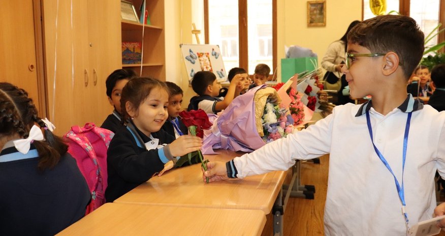 Birinci sinfə şagird qəbulu bugündən başlayır Birinci sinfə şagird qəbulu bugündən başlayır