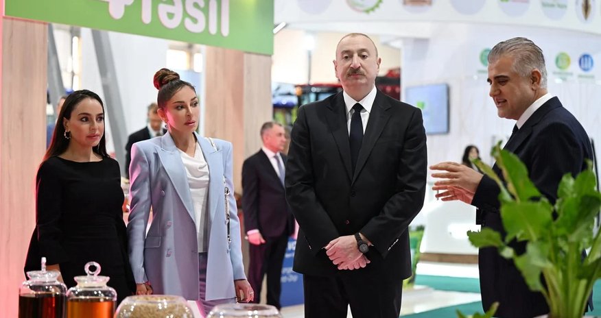 İlham Əliyev 19-cu "Caspian Agro Week" və 31-ci "InterFood Azerbaijan" sərgiləri ilə tanış olub İlham Əliyev 19-cu "Caspian Agro Week" və 31-ci "InterFood Azerbaijan" sərgiləri ilə tanış olub
