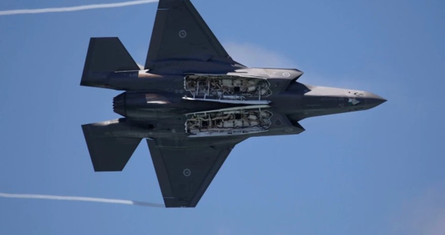 Два американских истребителя подали сигнал бедствия Два американских истребителя подали сигнал бедствия