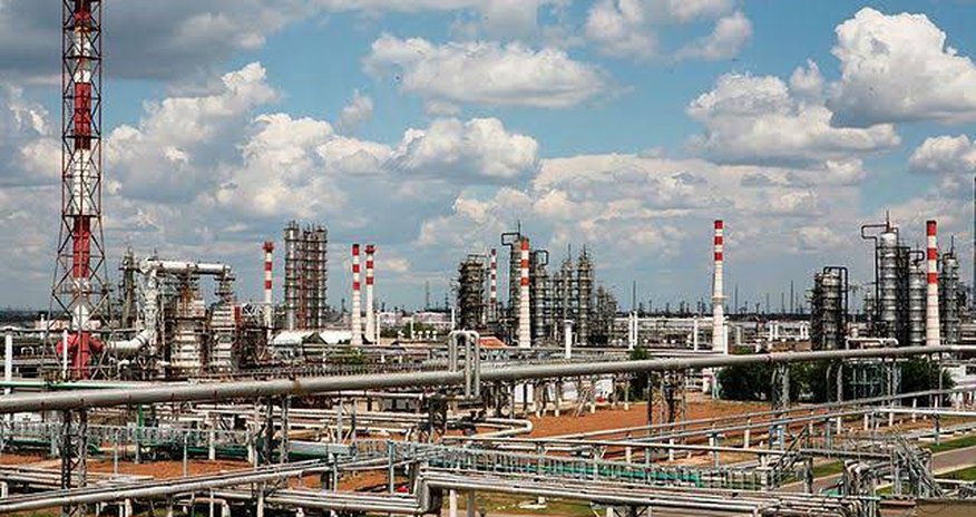 Украинские дроны остановили работу НПЗ в Перми Украинские дроны остановили работу НПЗ в Перми