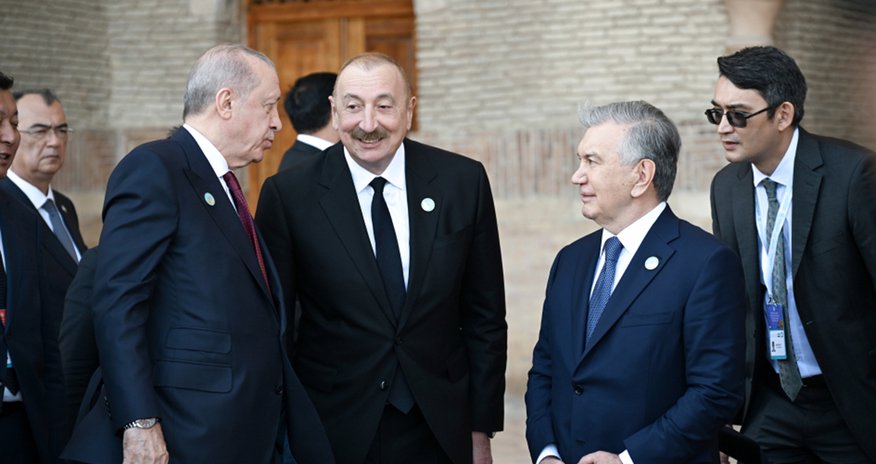 Prezident həmkarları ilə Türküstanı gəzdi- Fotolar Prezident həmkarları ilə Türküstanı gəzdi- Fotolar