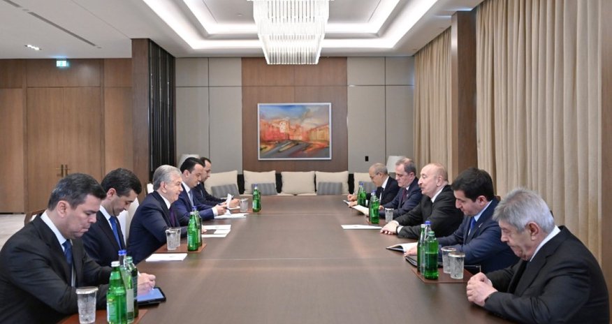 Prezident İlham Əliyev Şavkat Mirziyoyevlə görüşüb Prezident İlham Əliyev Şavkat Mirziyoyevlə görüşüb