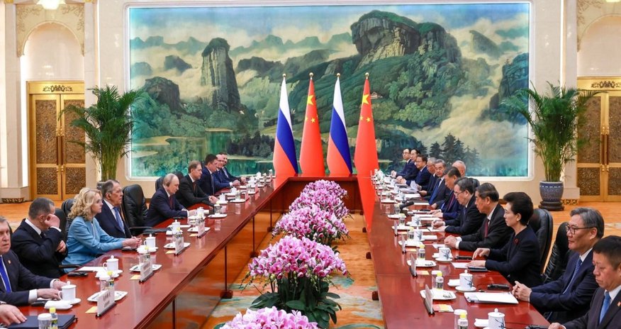 Putin Pekində Çin lideri ilə görüşüb Putin Pekində Çin lideri ilə görüşüb
