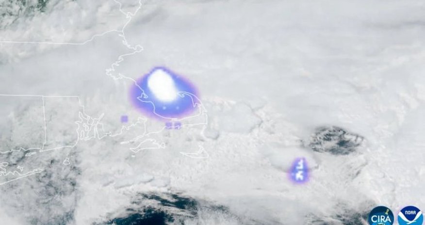 Bu ölkənin səmasında meteorit partlayıb Bu ölkənin səmasında meteorit partlayıb