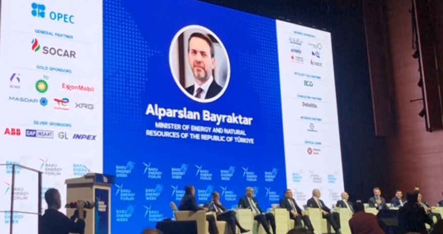 Bayraktar: TANAP-ın ötürmə gücünün 40%-i hələ də istifadə olunmur Bayraktar: TANAP-ın ötürmə gücünün 40%-i hələ də istifadə olunmur