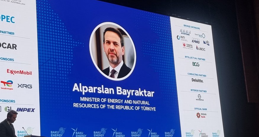 Türkiyə 2035-ci ilədək günəş və külək enerjisi gücünü 120 giqavata çatdırmağı hədəfləyir Türkiyə 2035-ci ilədək günəş və külək enerjisi gücünü 120 giqavata çatdırmağı hədəfləyir