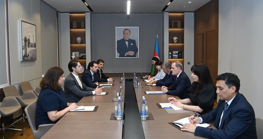 Ceyhun Bayramov Ben Bləklə TRIPP layihəsinin icrasını müzakirə edib Ceyhun Bayramov Ben Bləklə TRIPP layihəsinin icrasını müzakirə edib
