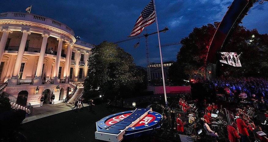 В США предъявили обвинения за подготовку атаки у Белого дома В США предъявили обвинения за подготовку атаки у Белого дома