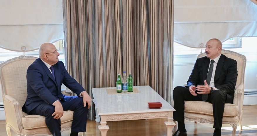 İlham Əliyev Dağıstanın tanınmış ictimai-siyasi xadimi Qurban Qurbanova "Dostluq" ordenini təqdim edib İlham Əliyev Dağıstanın tanınmış ictimai-siyasi xadimi Qurban Qurbanova "Dostluq" ordenini təqdim edib