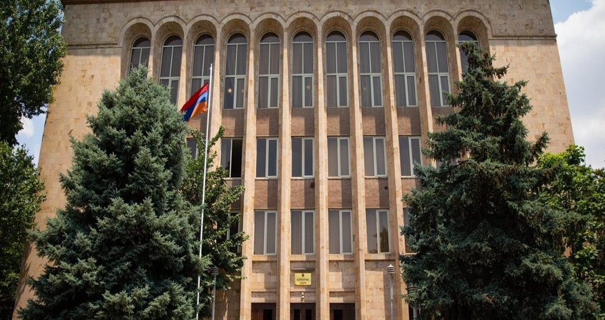 Ermənistan Konstitusiya Məhkəməsi seçkilərin nəticələri ilə bağlı iddialara iyunun 26-da baxacaq Ermənistan Konstitusiya Məhkəməsi seçkilərin nəticələri ilə bağlı iddialara iyunun 26-da baxacaq