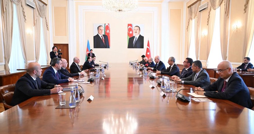 Əli Əsədov TBMM sədri Numan Kurtulmuşla görüşüb Əli Əsədov TBMM sədri Numan Kurtulmuşla görüşüb