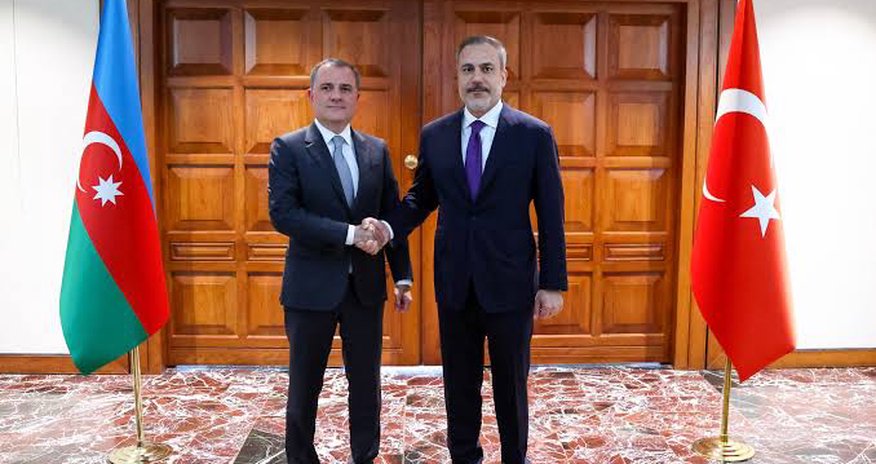 Ceyhun Bayramov və Hakan Fidan regiondakı təhlükəsizlik vəziyyətini müzakirə edib Ceyhun Bayramov və Hakan Fidan regiondakı təhlükəsizlik vəziyyətini müzakirə edib