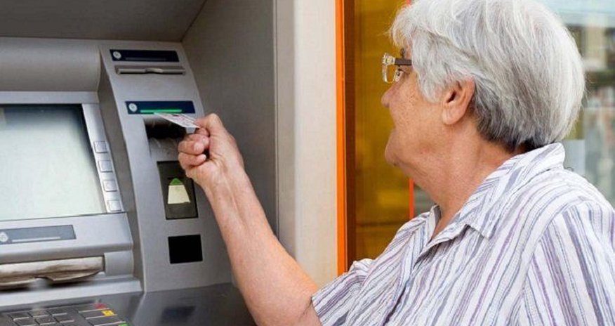 Azərbaycanda qadınların pensiya yaşı 65-ə çatdırılıb Azərbaycanda qadınların pensiya yaşı 65-ə çatdırılıb