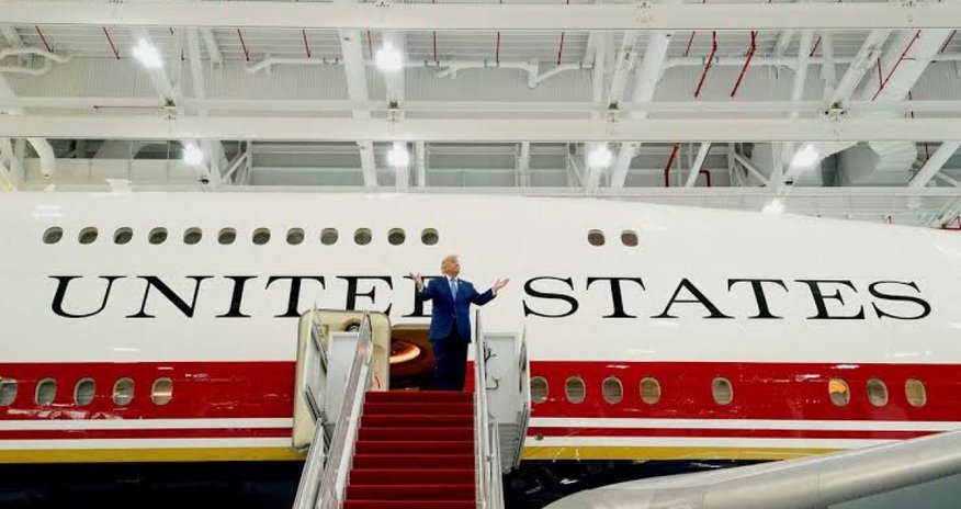 Первый полет Трампа на подаренном самолете Первый полет Трампа на подаренном самолете