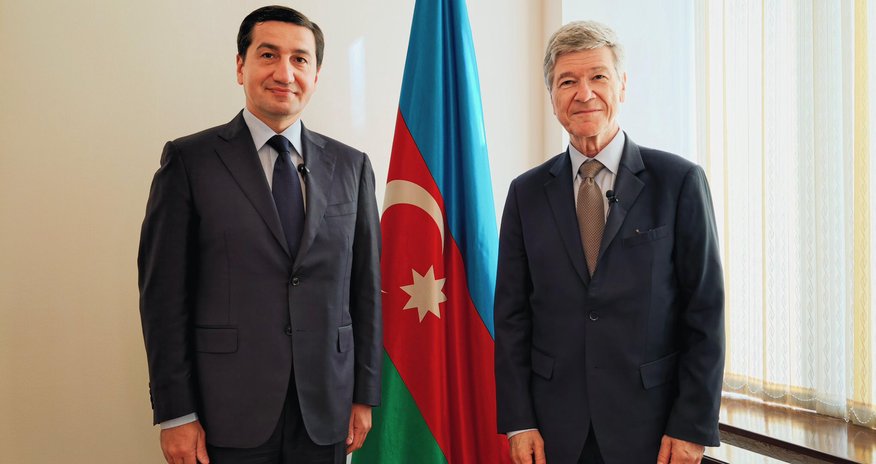 Hacıyev Ceffri Saksla dayanıqlı inkişaf və geoiqtisadiyyatı müzakirə edib Hacıyev Ceffri Saksla dayanıqlı inkişaf və geoiqtisadiyyatı müzakirə edib
