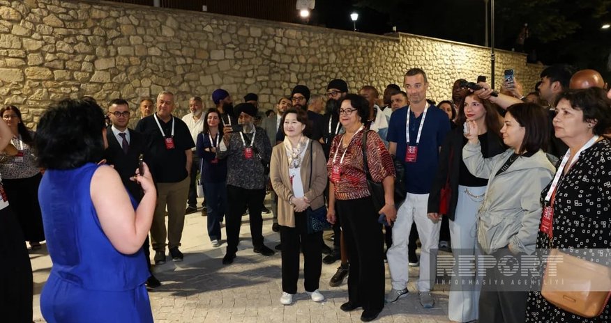 IV Şuşa Qlobal Media Forumunun iştirakçıları Qarabağ küçəsi ilə tanış olublar IV Şuşa Qlobal Media Forumunun iştirakçıları Qarabağ küçəsi ilə tanış olublar
