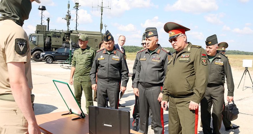 Продолжается визит начальника Генерального штаба в Беларусь Продолжается визит начальника Генерального штаба в Беларусь
