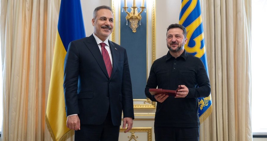 Zelenski Hakan Fidanı ordenlə təltif edib Zelenski Hakan Fidanı ordenlə təltif edib