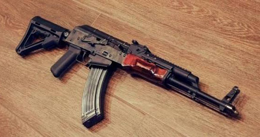 Polis iki avtomat və beş tüfəng götürüb Polis iki avtomat və beş tüfəng götürüb