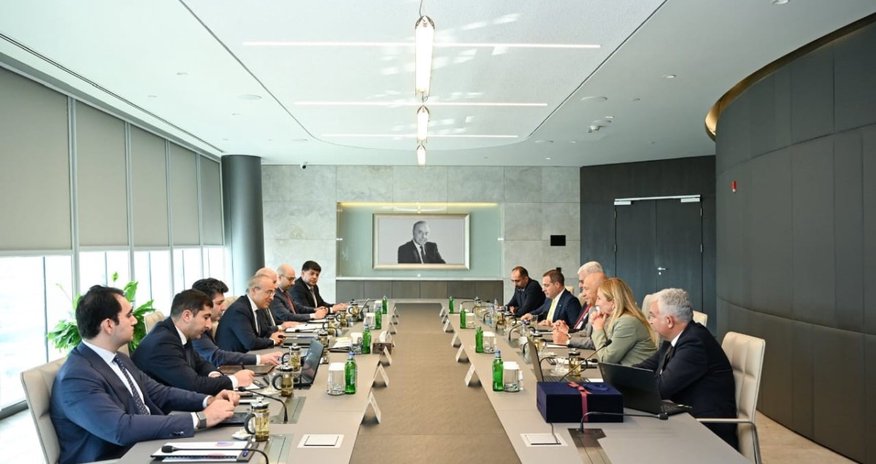 Азербайджан обсудил с Limak Group возможности сотрудничества Азербайджан обсудил с Limak Group возможности сотрудничества