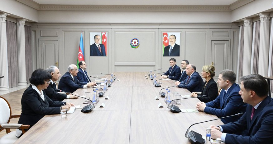 Baş nazir Əli Əsədov Gürcüstanın Baş prokuroru ilə görüşüb Baş nazir Əli Əsədov Gürcüstanın Baş prokuroru ilə görüşüb