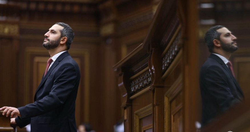 Ermənistan parlamentinin yeni spikeri kimdir? - Dosye Ermənistan parlamentinin yeni spikeri kimdir? - Dosye
