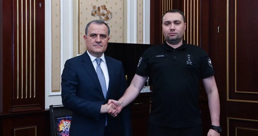Ceyhun Bayramov Ukrayna hərbi kəşfiyyatının rəhbəri Kirill Budanovla görüşüb Ceyhun Bayramov Ukrayna hərbi kəşfiyyatının rəhbəri Kirill Budanovla görüşüb