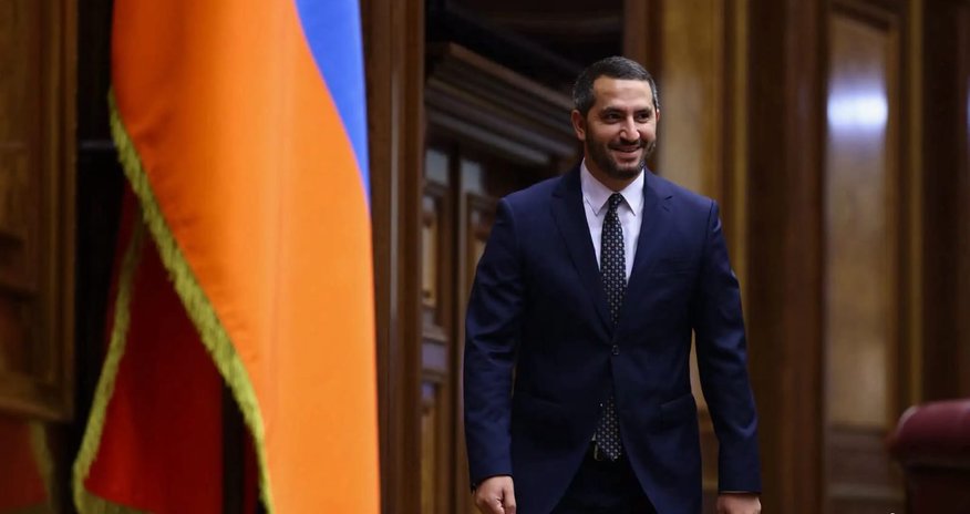 Ermənistan parlamentinin yeni sədri Rubinyan dünyanın ən gənc spikeri olub Ermənistan parlamentinin yeni sədri Rubinyan dünyanın ən gənc spikeri olub