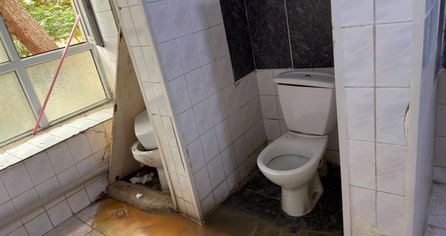 Bakıda uşaq klinikasında natəmizlik iddiası - sanitar qovşaq bu vəziyyətdədir- FOTOLAR Bakıda uşaq klinikasında natəmizlik iddiası - sanitar qovşaq bu vəziyyətdədir- FOTOLAR