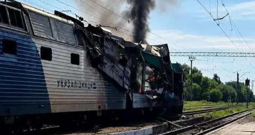 Реактивный дрон попал в пассажирский поезд в Одессе. В Харькове — в жилой дом Реактивный дрон попал в пассажирский поезд в Одессе. В Харькове — в жилой дом