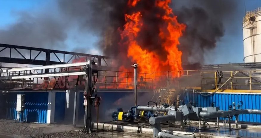На Атырауском НПЗ в Казахстане произошел пожар На Атырауском НПЗ в Казахстане произошел пожар