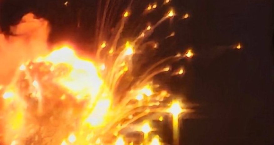 Возле Киева мощный взрыв, после вспыхнул масштабный пожар Возле Киева мощный взрыв, после вспыхнул масштабный пожар