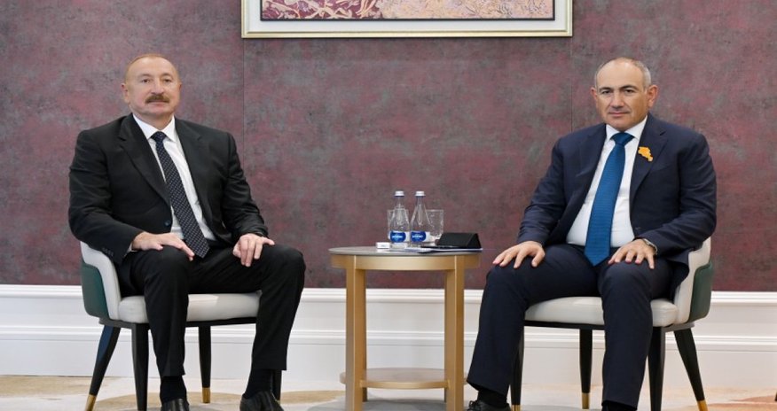 İlham Əliyev və Nikol Paşinyan arasında görüş keçirilir - yenilənib - video İlham Əliyev və Nikol Paşinyan arasında görüş keçirilir - yenilənib - video