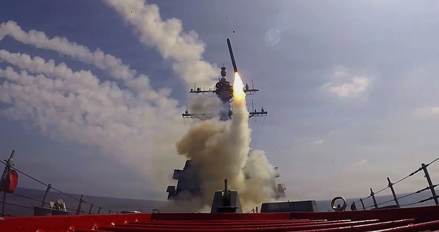 CENTCOM сообщил о нанесении ударов по объектам КСИР в Иране CENTCOM сообщил о нанесении ударов по объектам КСИР в Иране