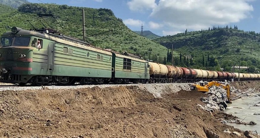 Azerbaijan Sends Another Diesel Fuel Shipment to Armenia Azerbaijan Sends Another Diesel Fuel Shipment to Armenia