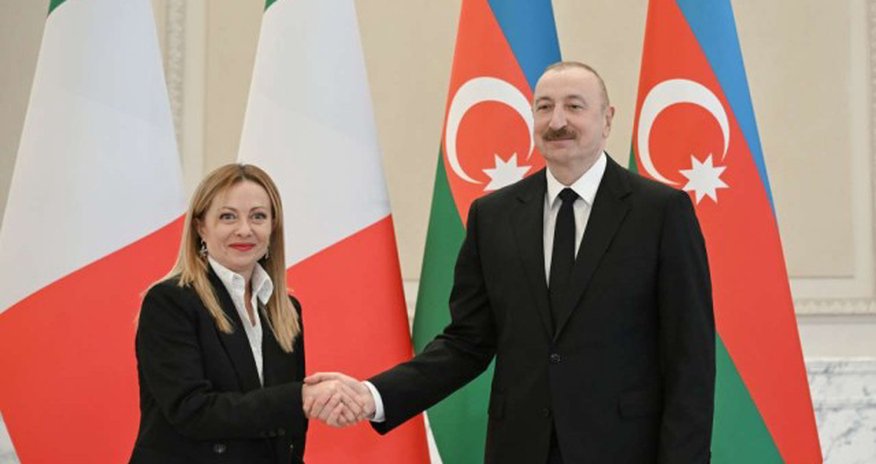 Мелони благодарит Алиева Мелони благодарит Алиева
