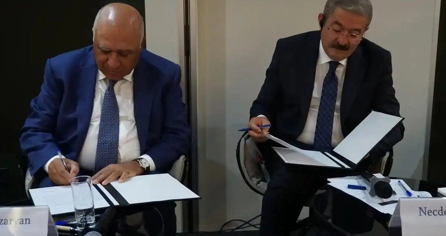 Ermənistan və Türkiyə iş adamları sərhədyanı əməkdaşlığı müzakirə ediblər Ermənistan və Türkiyə iş adamları sərhədyanı əməkdaşlığı müzakirə ediblər