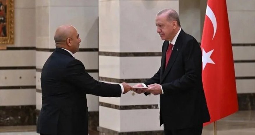 Rəşad Aslanov etimadnaməsini Ərdoğana təqdim edib Rəşad Aslanov etimadnaməsini Ərdoğana təqdim edib