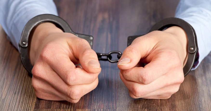 Bakıda avtoxuliqanlıq edən motosiklet sürücüsü həbs edilib Bakıda avtoxuliqanlıq edən motosiklet sürücüsü həbs edilib