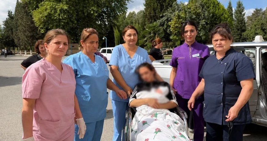 Bərdədə xəstəxananın həyətində doğuş olub Bərdədə xəstəxananın həyətində doğuş olub