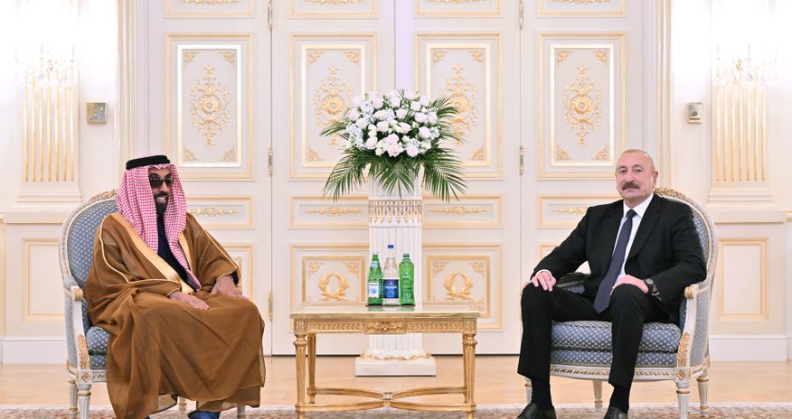 Президент Ильхам Алиев принял советника по нацбезопасности ОАЭ Президент Ильхам Алиев принял советника по нацбезопасности ОАЭ