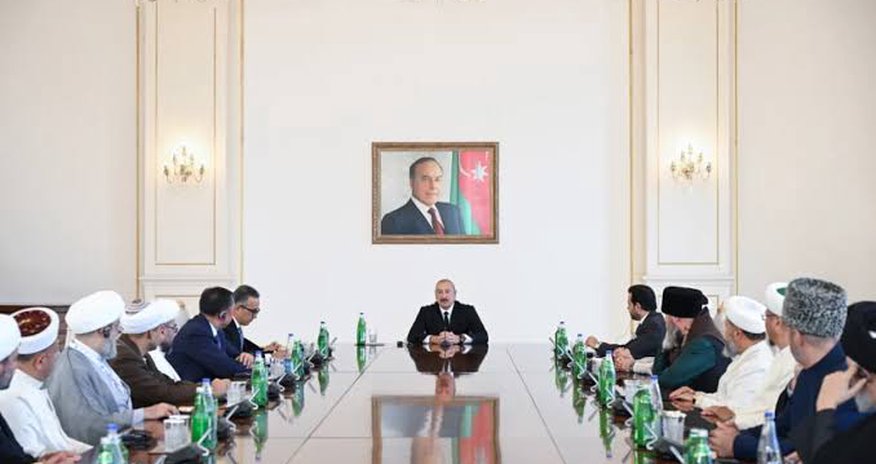 Prezidentin sosial şəbəkə hesablarında beynəlxalq konfransların iştirakçıların qəbuluna dair video paylaşılıb Prezidentin sosial şəbəkə hesablarında beynəlxalq konfransların iştirakçıların qəbuluna dair video paylaşılıb